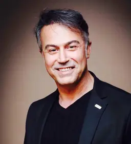 دانیال حکیمی 